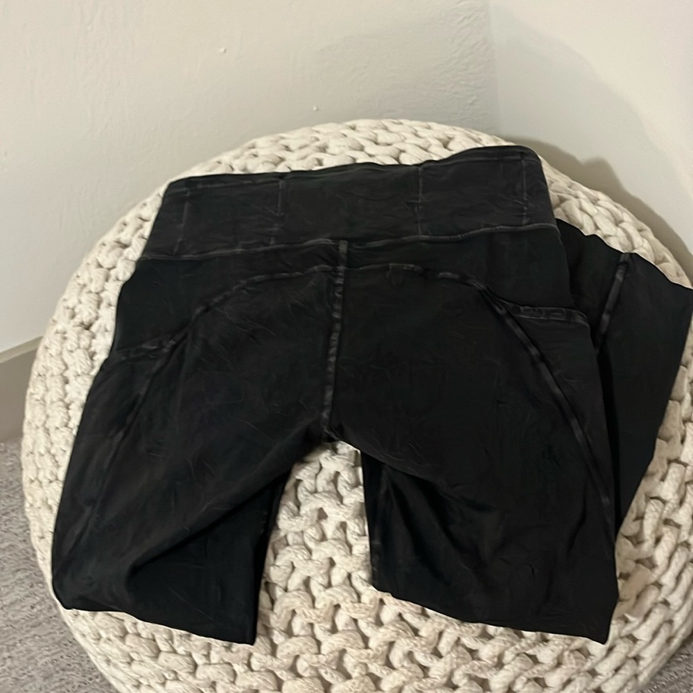 Lululemon crop leggings with pockets